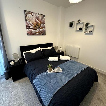 Cozy Bracknell Apartment With Modern Amenities Екстериор снимка