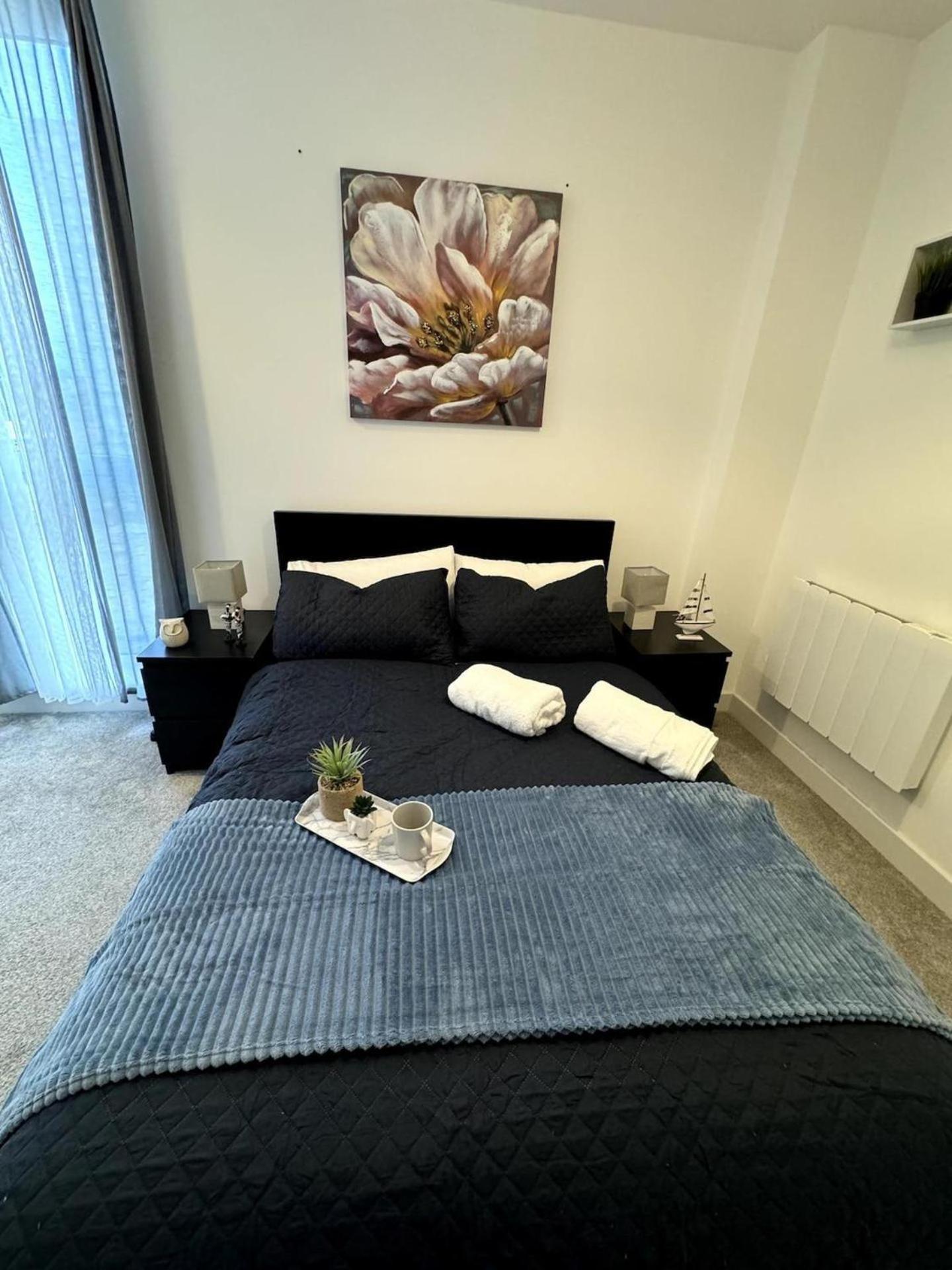 Cozy Bracknell Apartment With Modern Amenities Екстериор снимка