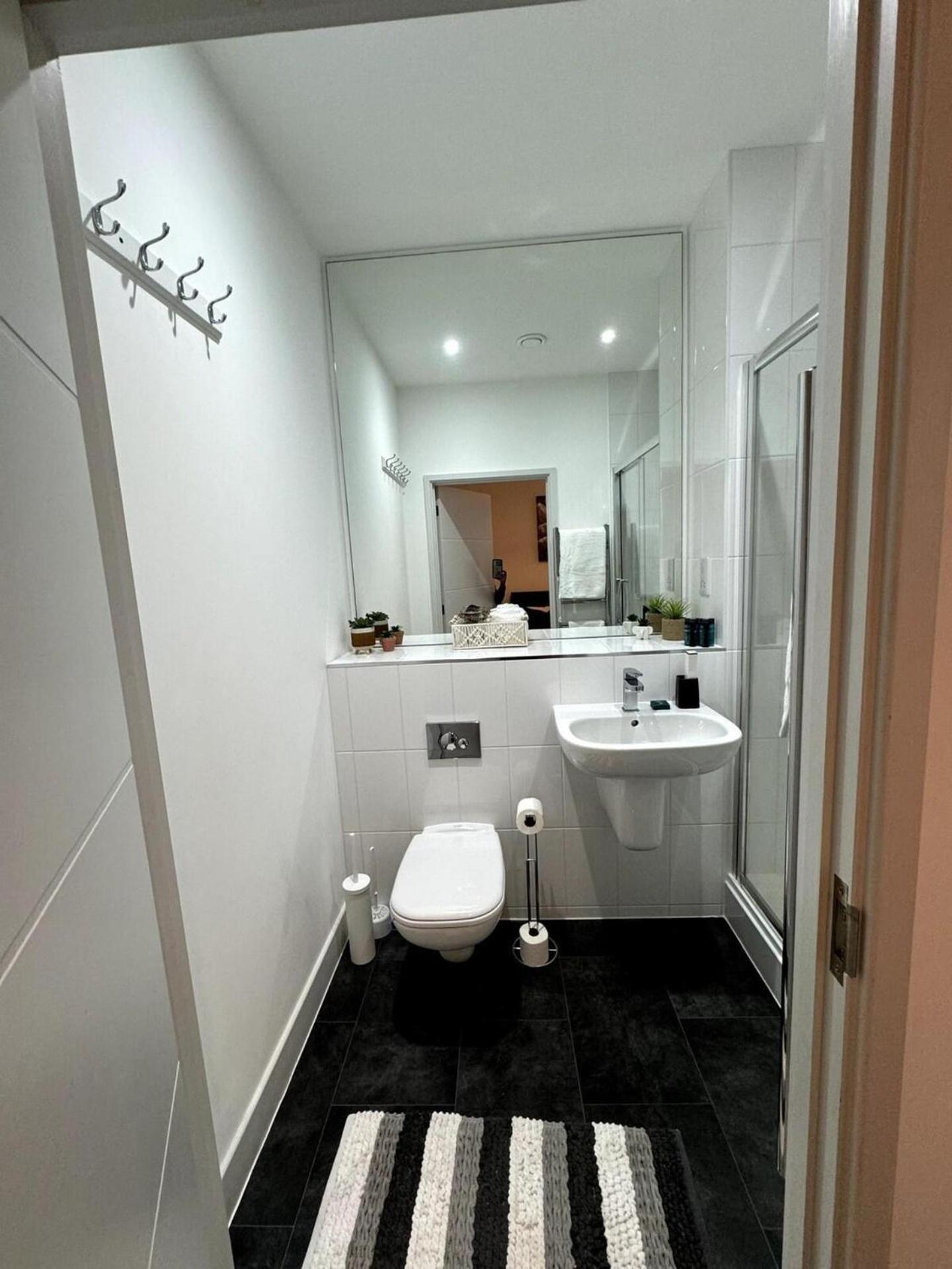 Cozy Bracknell Apartment With Modern Amenities Екстериор снимка